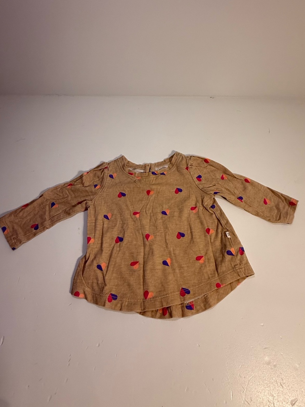 Gap Baby Tan Heart Print Long Sleeve Top – 6–12M